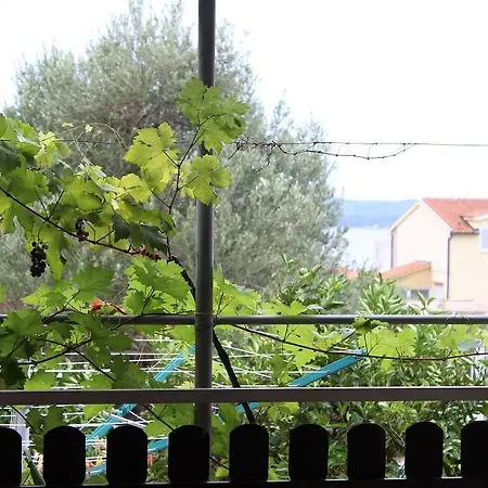 Гостевой дом Double Bedroom In The Center With Its Bathroom And Parking Spot Оребич
